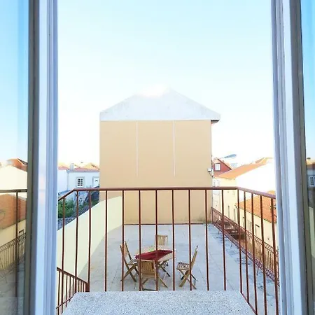 Bright Sao Domingos Apartment