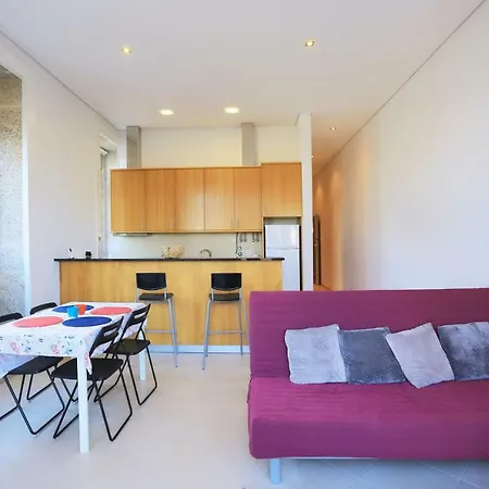 Bright Luxury Apartment *