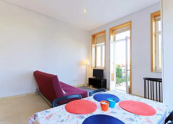 Апартаменты Bright Sao Domingos *